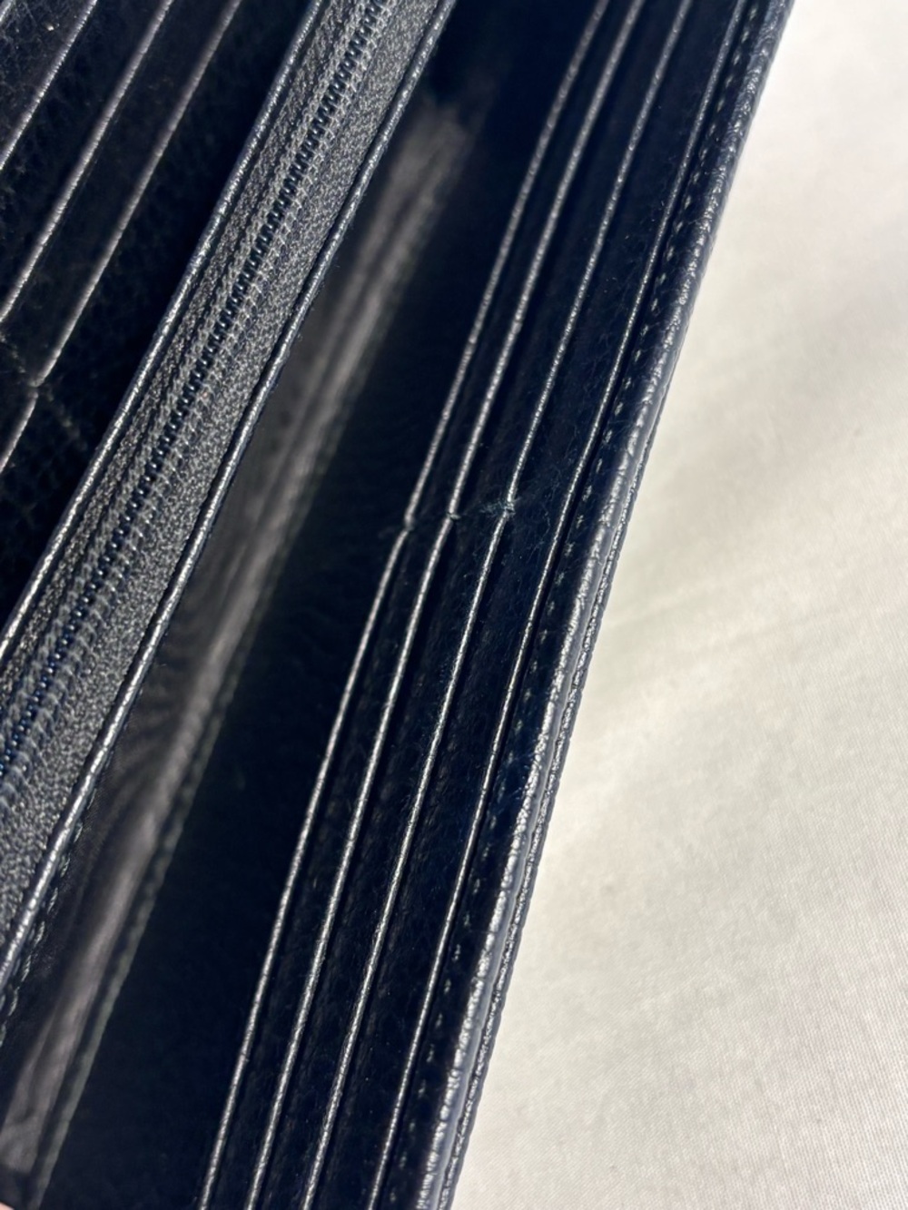 Gucci Marmont Black Flap Wallet - Picture 14 of 15